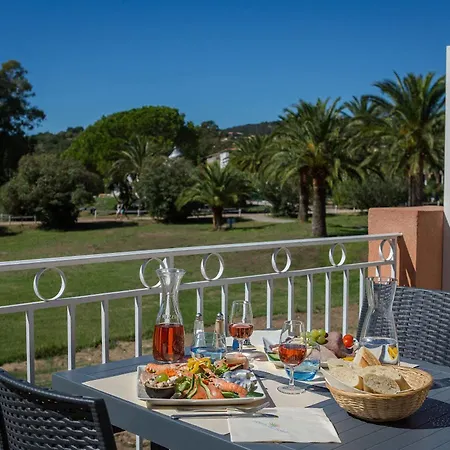 Les Perles De Saint Tropez